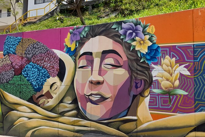 Botero Plaza and Comuna 13 Tour Includes the Metrocable - Amenities Provided