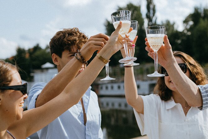 Bottomless Brunch and Cruise With Prosecco in Budapest - Brunch Menu Highlights