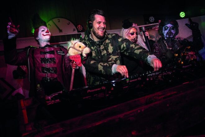 Bottrop: Movie Park Full-Day Admission Ticket - Movie Park Attractions