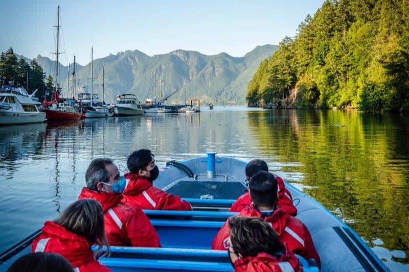 Bowen Island Dinner and Sightseeing Boat Tour in Vancouver - The return ride and possible freighter views
