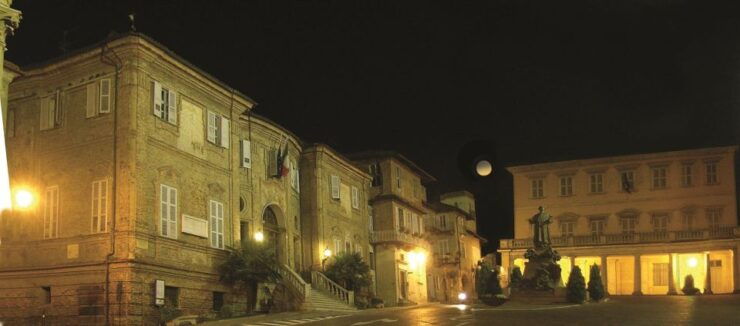 Bra: Historic Town Highlights Guided Walking Tour - Tour Details