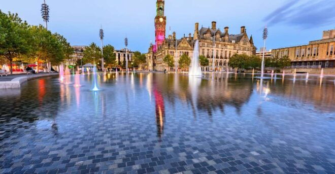 Bradford: Self-Guided Tour App and Big Britain Quiz - Engaging Quizzes and Challenges