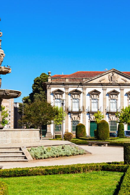Braga: Highlights App Guided Tour With Puzzles - Attractions Included