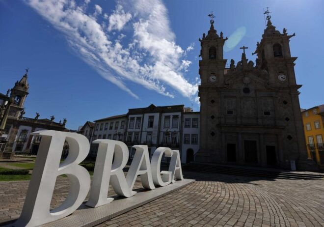 Braga: Scavenger Hunt and City Highlights Walking Tour - Inclusions