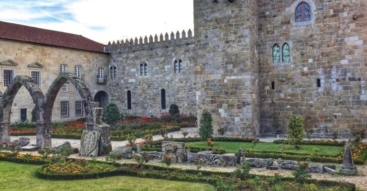 Braga: Sights & Highlights Walking Tour - Good To Know
