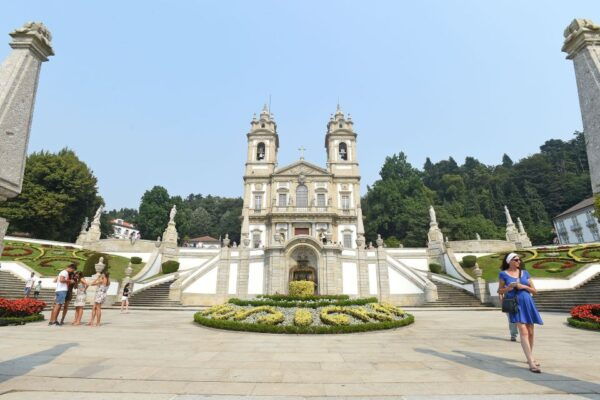 Braga: Tuk Tuk City Tour - Selecting Participants and Meeting Point