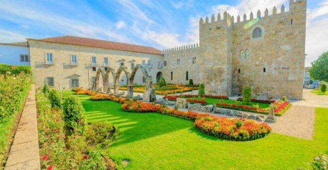 Braga's Timeless Treasures: A Cultural Walking Tour - Experience