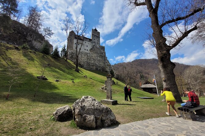 Bran Castle & Bear Sanctuary From Brasov - Optional Peles Castle - Tour Details