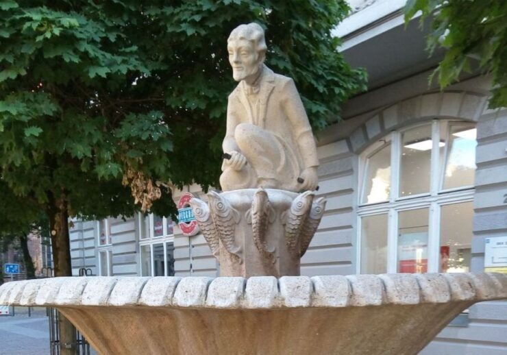 Brandenburg Scavenger Hunt and Sights Self-Guided Tour - Tour Overview