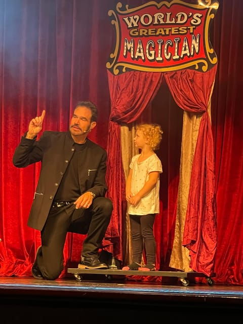 Branson: Cabaret Comedy Magic Dinner Show - Performers and Highlights