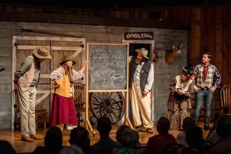 Branson: Whodunnit Hoedown Murder Mystery Dinner Show - An Authentic and Entertaining Dinner Show Experience