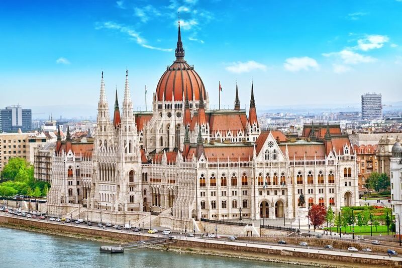 Bratislava & Budapest Full-Day Small Group Tour from Vienna - The short version: two capitals, one long day