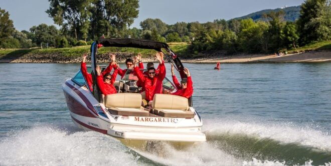 Bratislava by Private Speedboat - Unique River Perspective