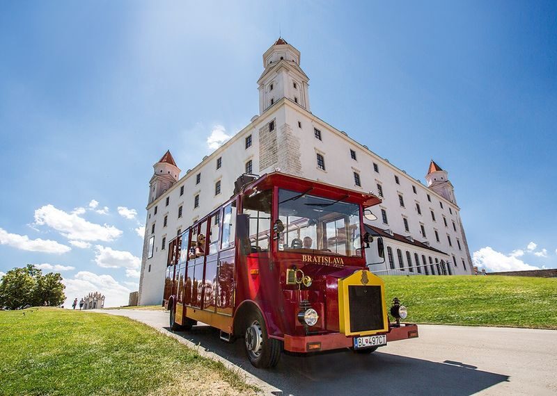 Bratislava Castle & City Highlights 1-Hour Tour - Key points to know before you book