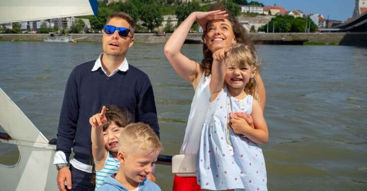 Bratislava: Sightseeing Bus Tour and City Cruise - Itinerary and Highlights