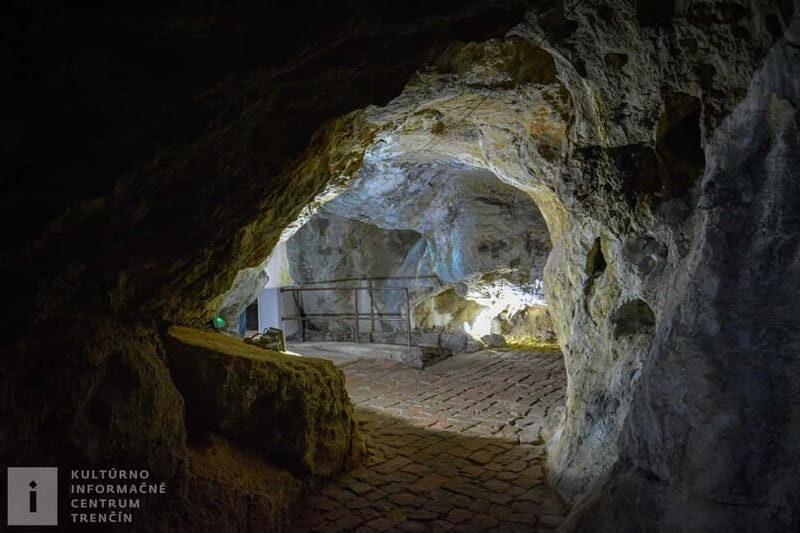 Bratislava/Slovakia: Trencin Castle, Piestany Spa, Monastery - FAQ