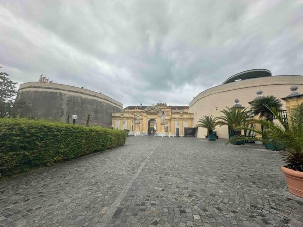 Bratislava/Vienna: Melk, Hallstatt, and Salzburg Day Trip - Discover Salzburgs Attractions