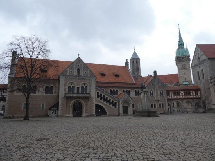 Braunschweig: Private City Walking Tour With Certified Guide - Tour Highlights