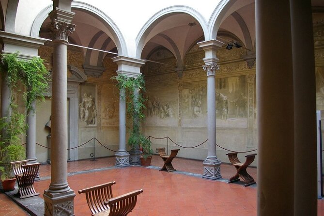 Breakfast in Italian Style and Visit to the Chiostro Dello Scalzo - Wander Through Firenze FI Streets