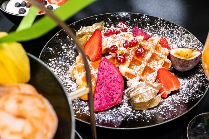 Breakfast in the Wintergarten Varieté Theater in Berlin - Booking Information