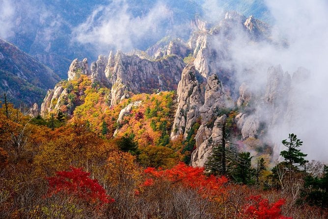 Breathtaking Autumn at Seoraksan National Park - Tour Booking Information