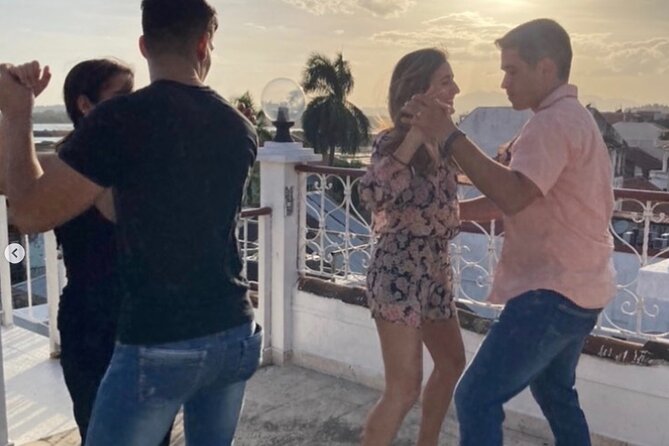 Breathtaking Rooftop Salsa Lesson and Choreography in Panama City - Location and Meeting Point