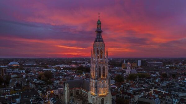 Breda: Highlights Tour With Local Guide - Tour Duration and Languages