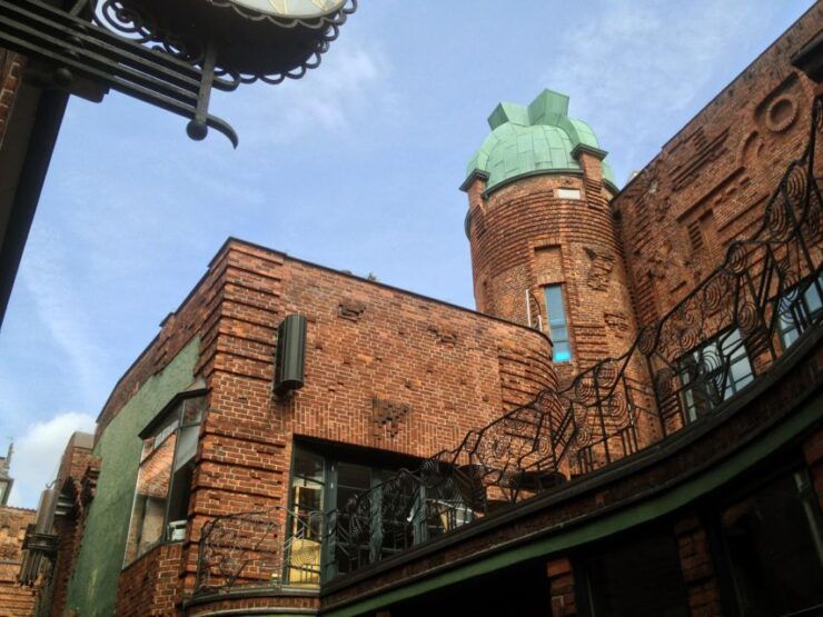 Bremen: Guided Walking Tour of Böttcherstraße - Tour Highlights