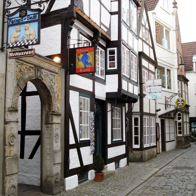 Bremen: Old Town Tour with Costumed Performer & Tour Guide - Who Should Consider This Tour?