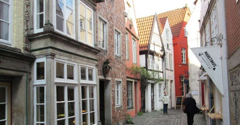 Bremen: Walking Tour of Historic Schnoor District - Good To Know