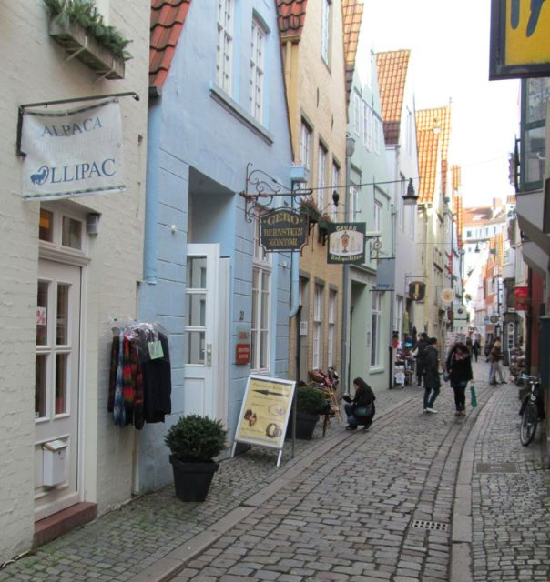 Bremen: Walking Tour of Historic Schnoor District - What to Expect from the Tour