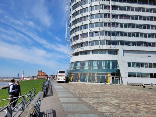 Bremerhaven: Bus Tour Through the City and Harbour - Selecting Participants and Dates for the Tour