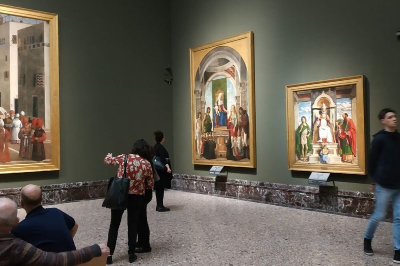 Brera Art Gallery and neighborhood tour in Milan - From museum rooms to Brera’s creative streets