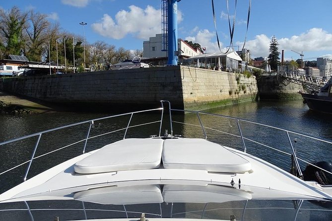 BRIDGE EXPERIENCE 2H - Private Yacht Rental in Porto - Duration and Admission