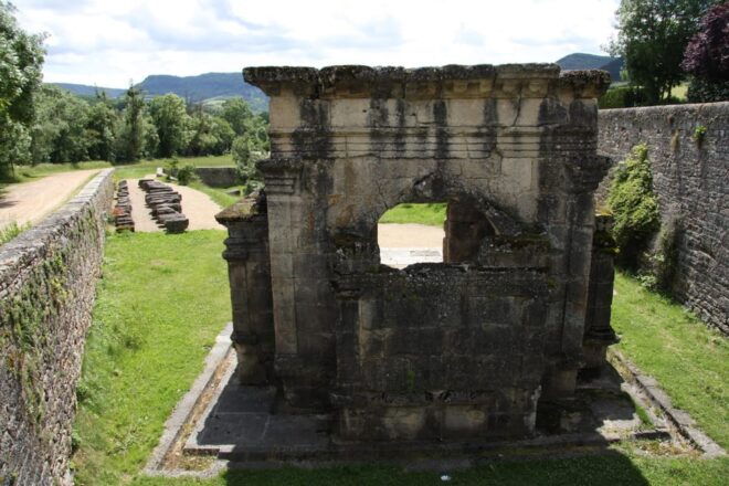 Brief History of Lozere in Minivan, Half-Day Tour - Itinerary Details