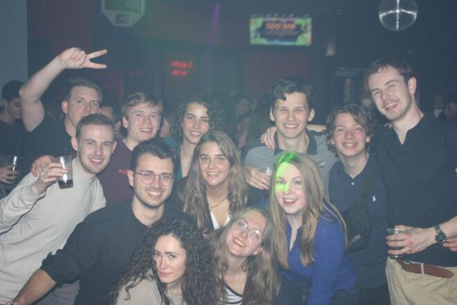 Brighton: Bar Crawl of Five Venues With Drink Deals & Shots - Not Suitable For
