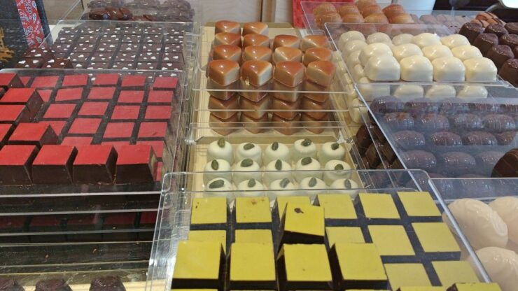 Brighton: Guided Chocolate Tour With Tastings - Tour Highlights