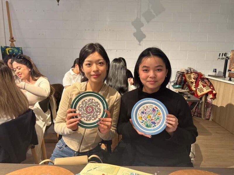 Brisbane: Ceramic Plates & Bowls Paint and Sip Classes - FAQ