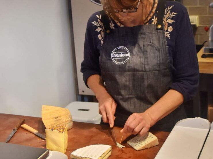 Brisbane: Guided Food Tour With Coffee, Seafood and Wine - Experience Highlights