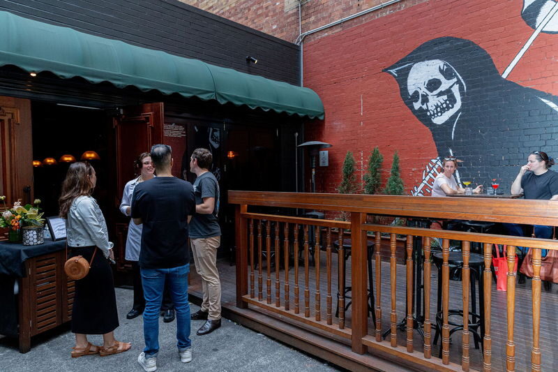 Brisbane Small Bars and Street Art Evening Tour - Walking, age limits and what to bring