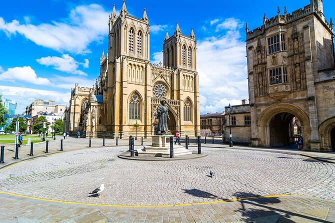 Bristol Airport Transfers: Bristol City to Bristol Airport BRS in Business Car - Convenient and Reliable Transportation Option