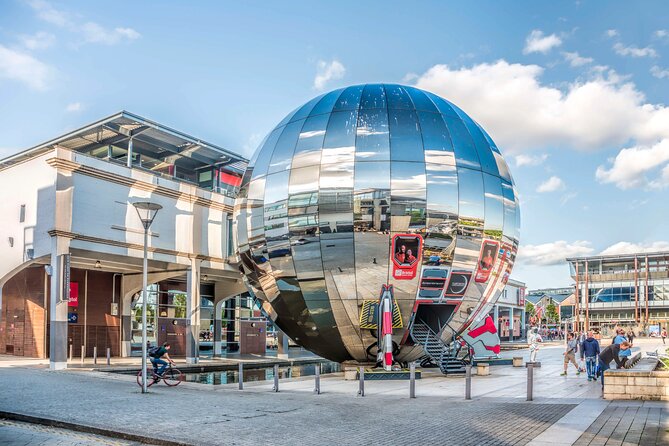 Bristol Airport Transfers: Bristol City to Bristol Airport BRS in Business Car - Luxury and Comfort During Your Airport Transfer