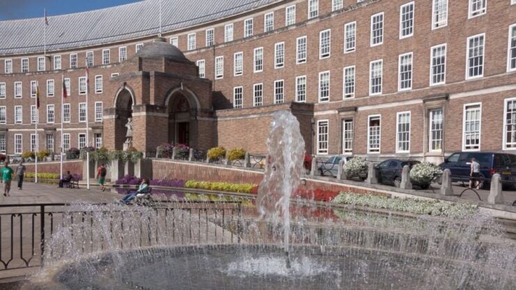Bristol: Self-Guided City Walk and Interactive Treasure Hunt - Experience and Features