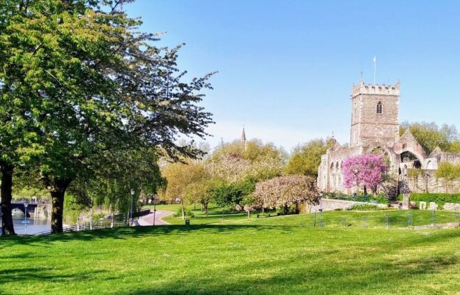 Bristol: Self-Guided Sightseeing Audio Tour - Tour Description