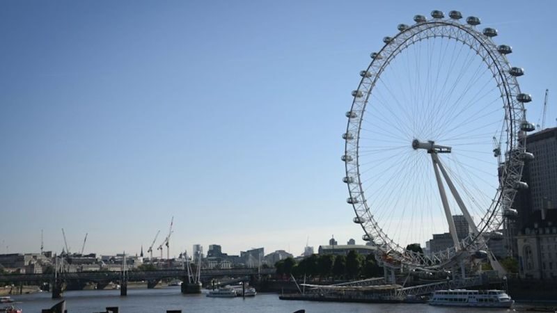 British Royalty Walking Tour - Choosing a departure and preparing for the walk