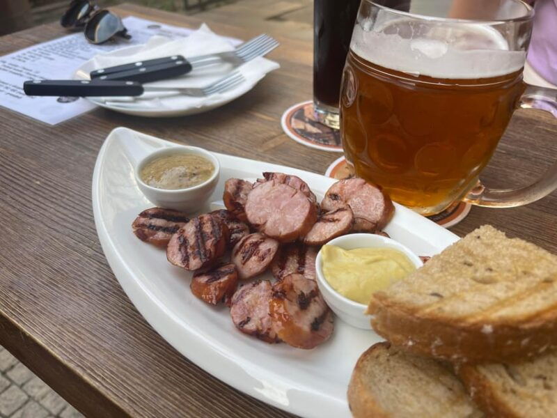 Brno: Food tasting tour in Hidden Gems (Small Groups) - Starting Point: Mercado del Repollo