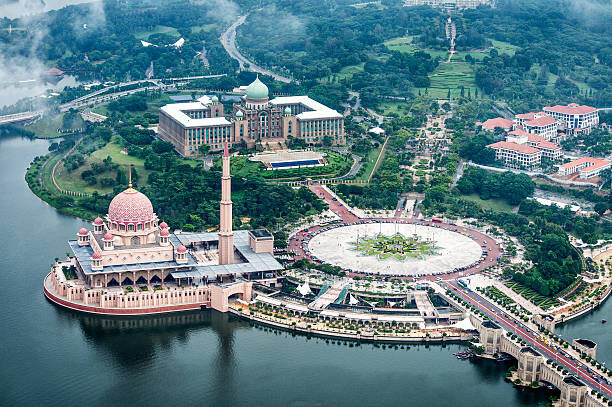 Broga Orchard Hill + Putrajaya One-Day Tour - Putra Mosque, Putra Square, and the city’s formal side