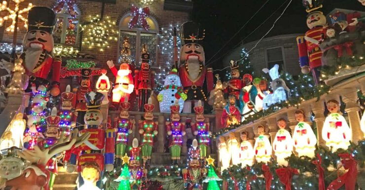 Brooklyn: 1.5-Hour Dyker Heights Christmas Lights Tour - Tour Experience