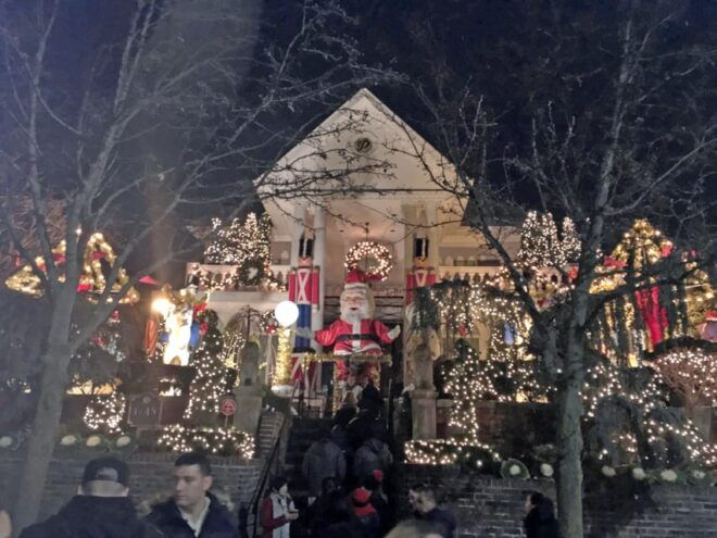 Brooklyn: 1.5-Hour Dyker Heights Christmas Lights Tour - Booking Details