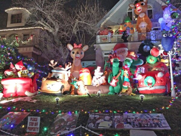 Brooklyn: 1.5-Hour Dyker Heights Christmas Lights Tour - Decorating Traditions